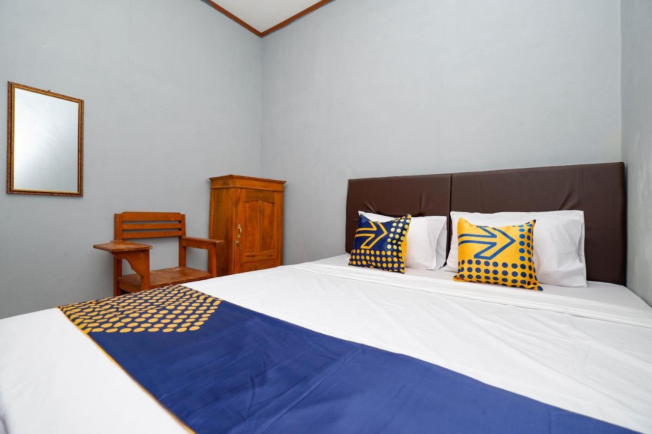 Spot On 2821 Griya Kawula Syariah Hotel Solo Exterior foto